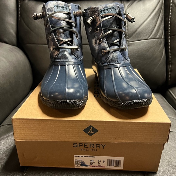 NWT Sperry duck boots. Blue camo. Size 6.5 - Picture 5 of 5